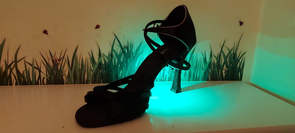 SCARPE DA BALLO CON LUCI LED