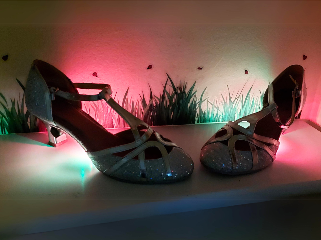 SCARPE DA BALLO CON LUCI LED