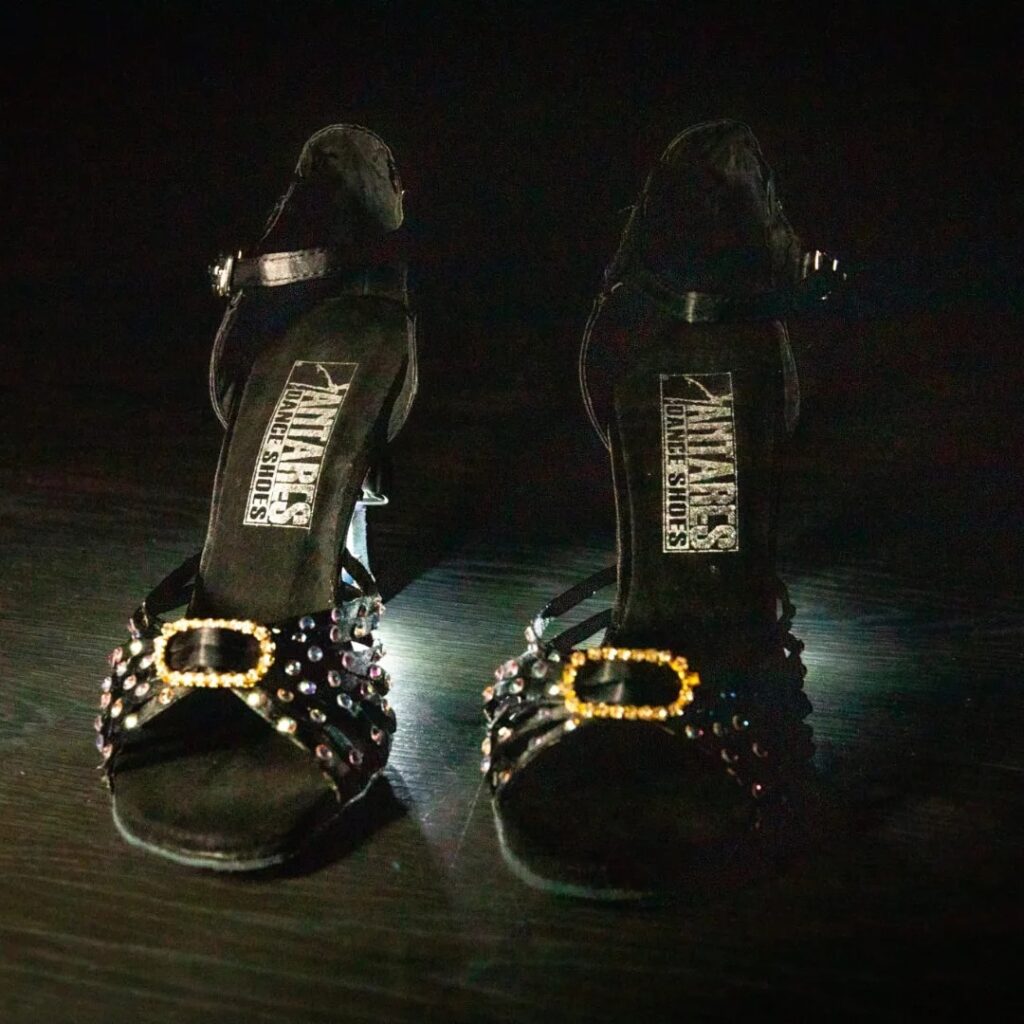 s-ballo sulla luce scarpe speciali con luci led