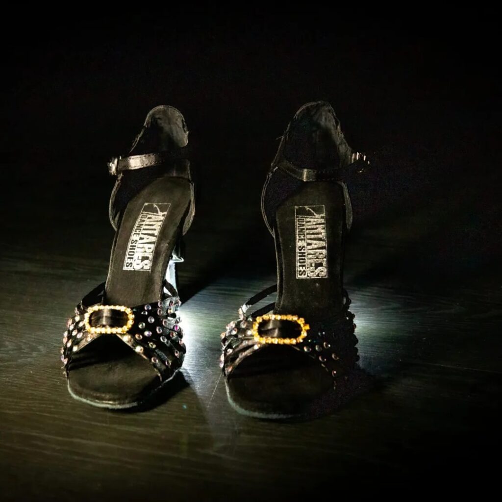 s-ballo sulla luce scarpe speciali con luci led